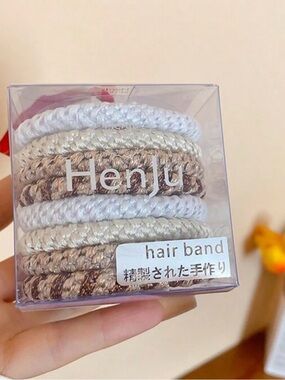New in Box HenJu Neutral Toned Knitted Hair Bands - Set of 8